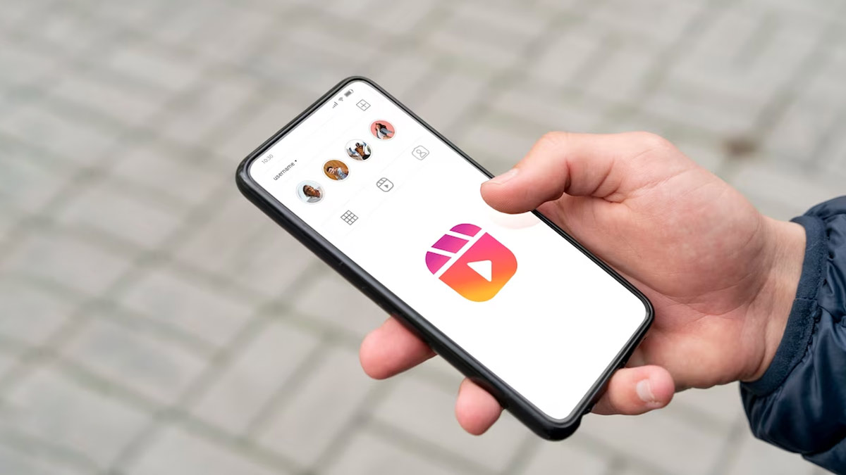 How to know if my Instagram account is logged into another device