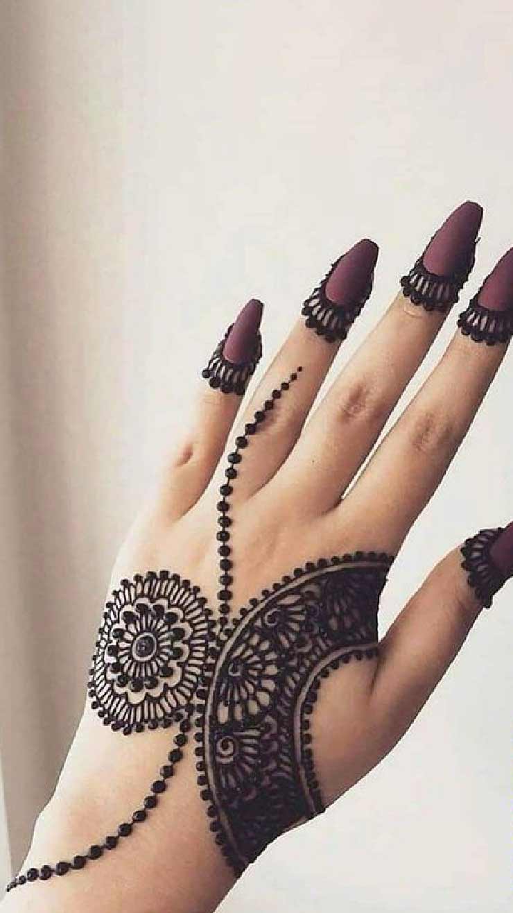 Minimal Chain Mehndi Design