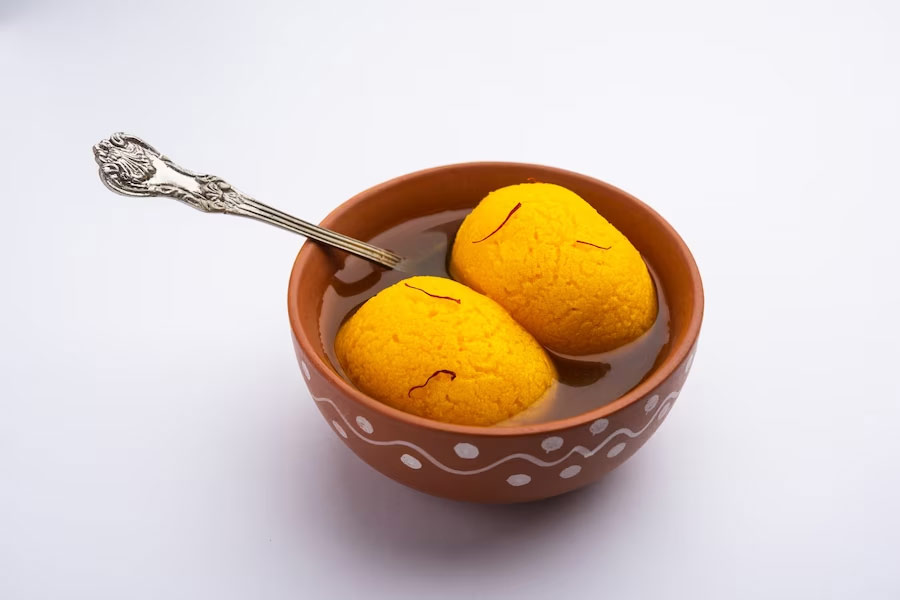 Offer Rajbhog To Maa Saraswati