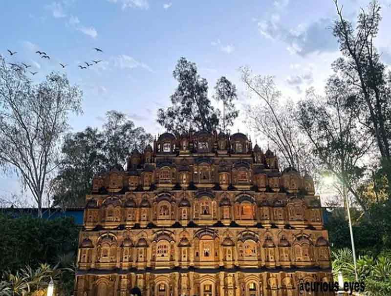 Why so famous is bharat darshan park