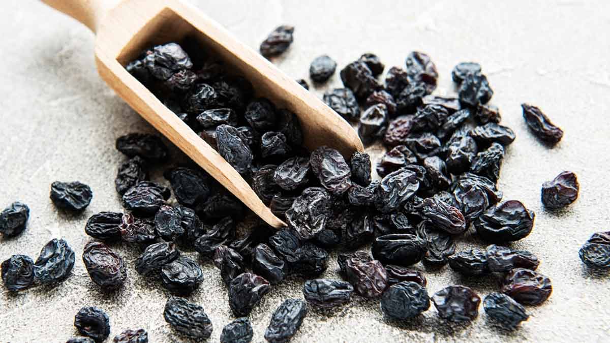 black raisins for constipation