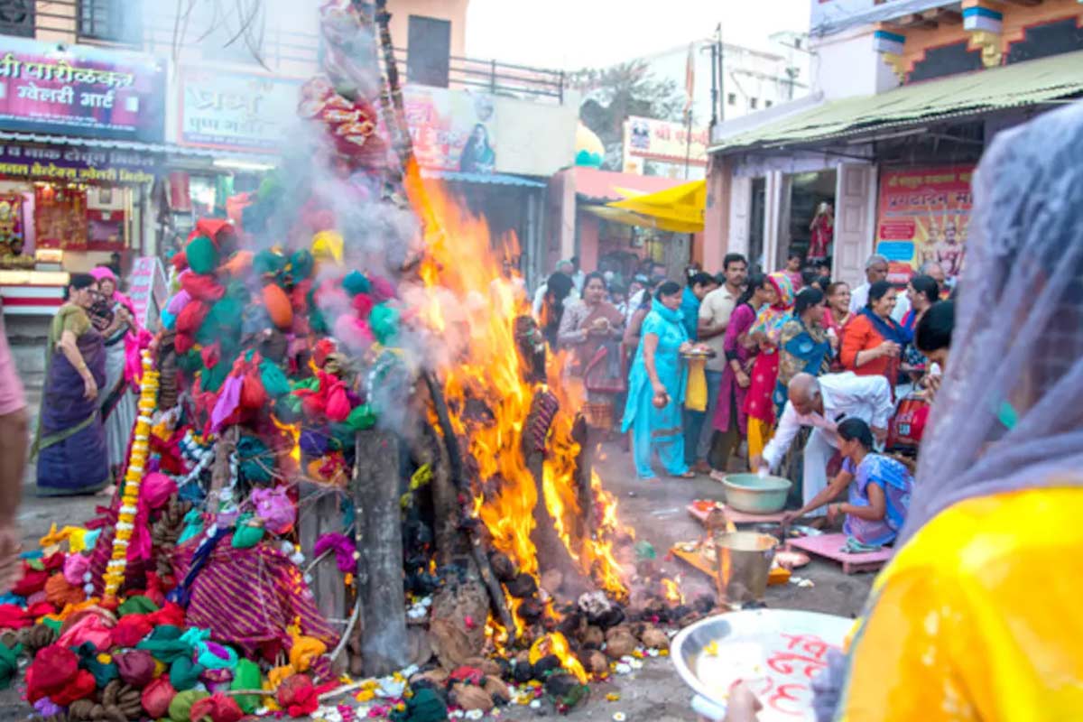 chandra grahan on holi  puja