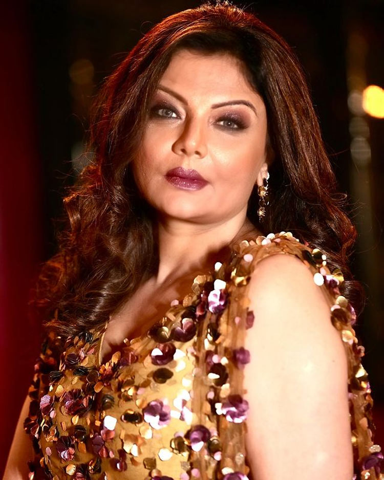 deepshikha nagpal rejected movie with superstar