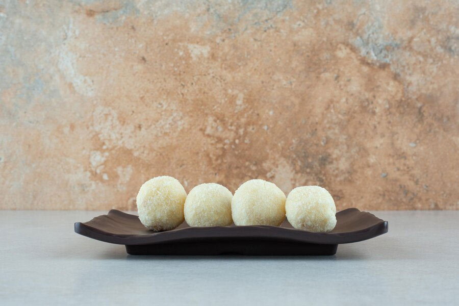 kesar ke nariyal laddu