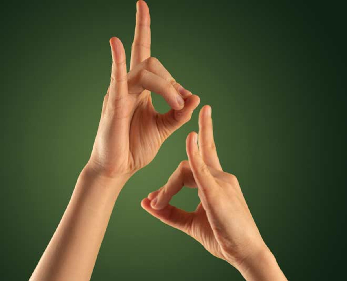 Apana Vayu mudra for constipation