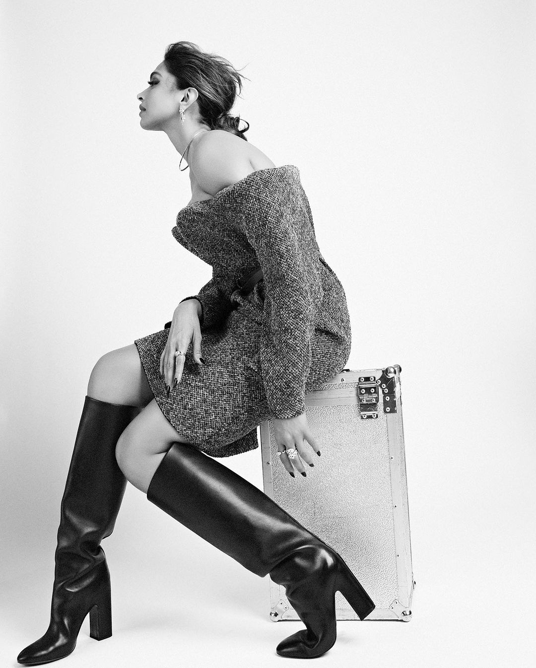 Dresses look for women