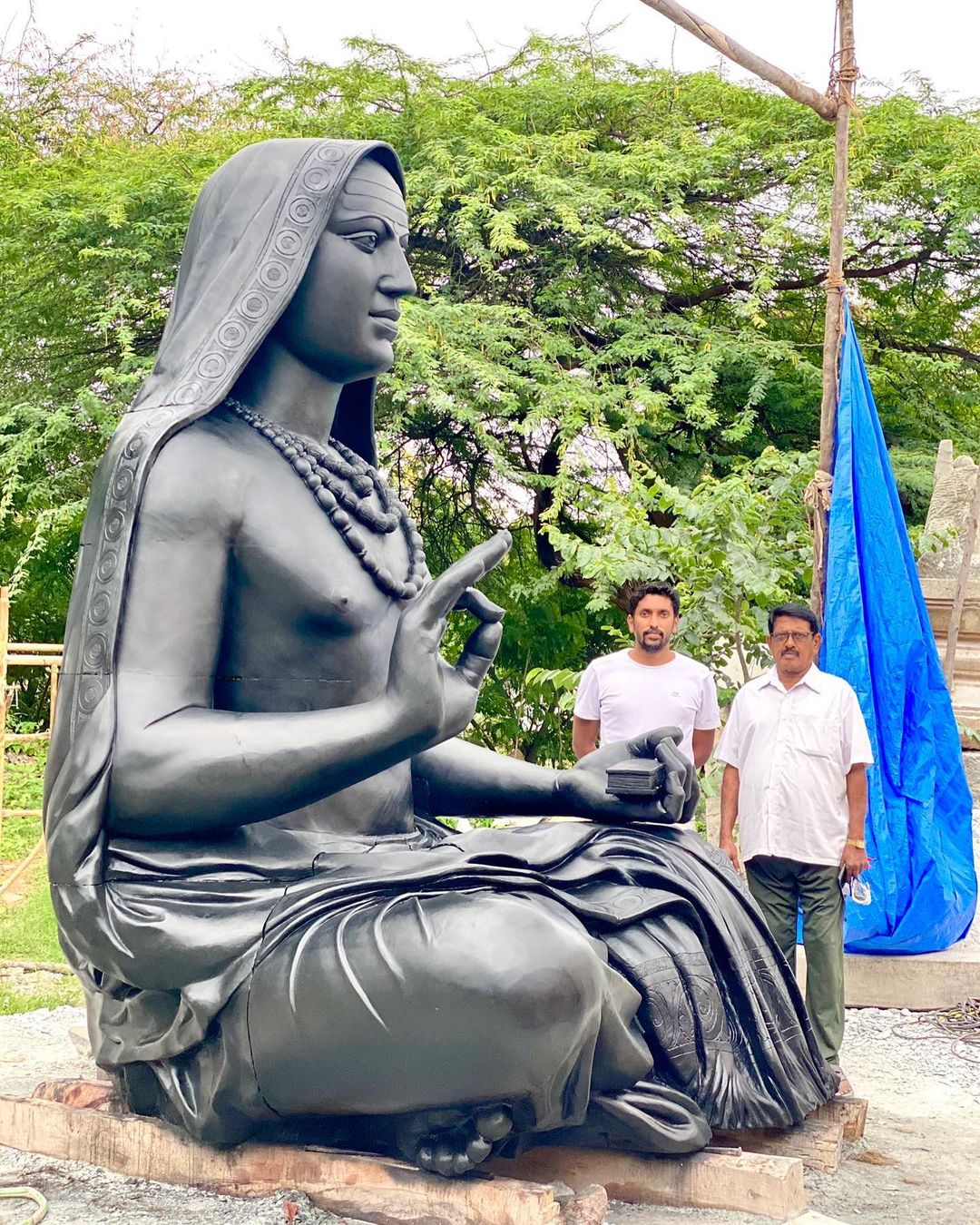 arun yogiraj scuptor adi