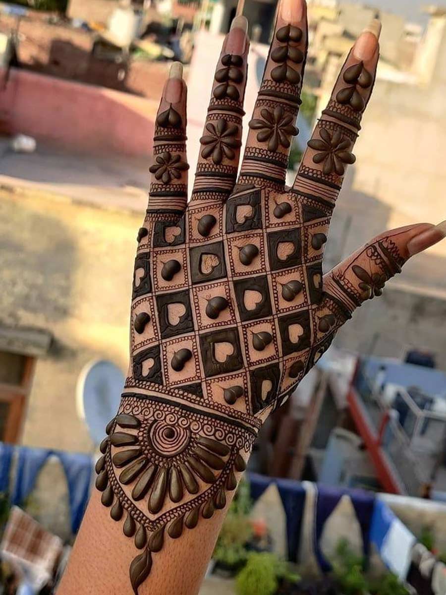 jaalidar mehndi for heavy hands