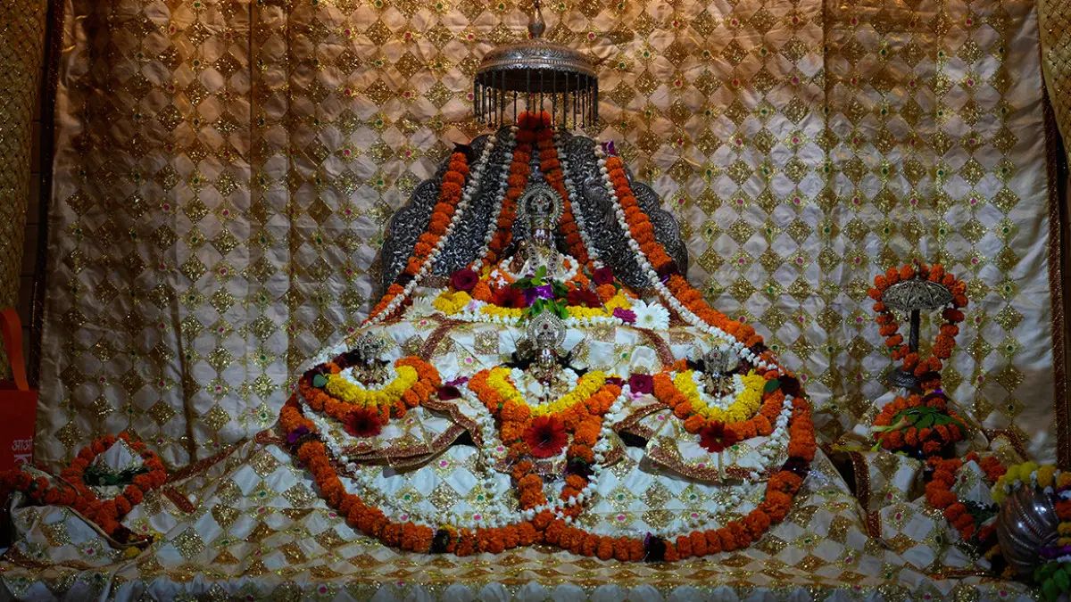 mandir mein mandap hone ka karan