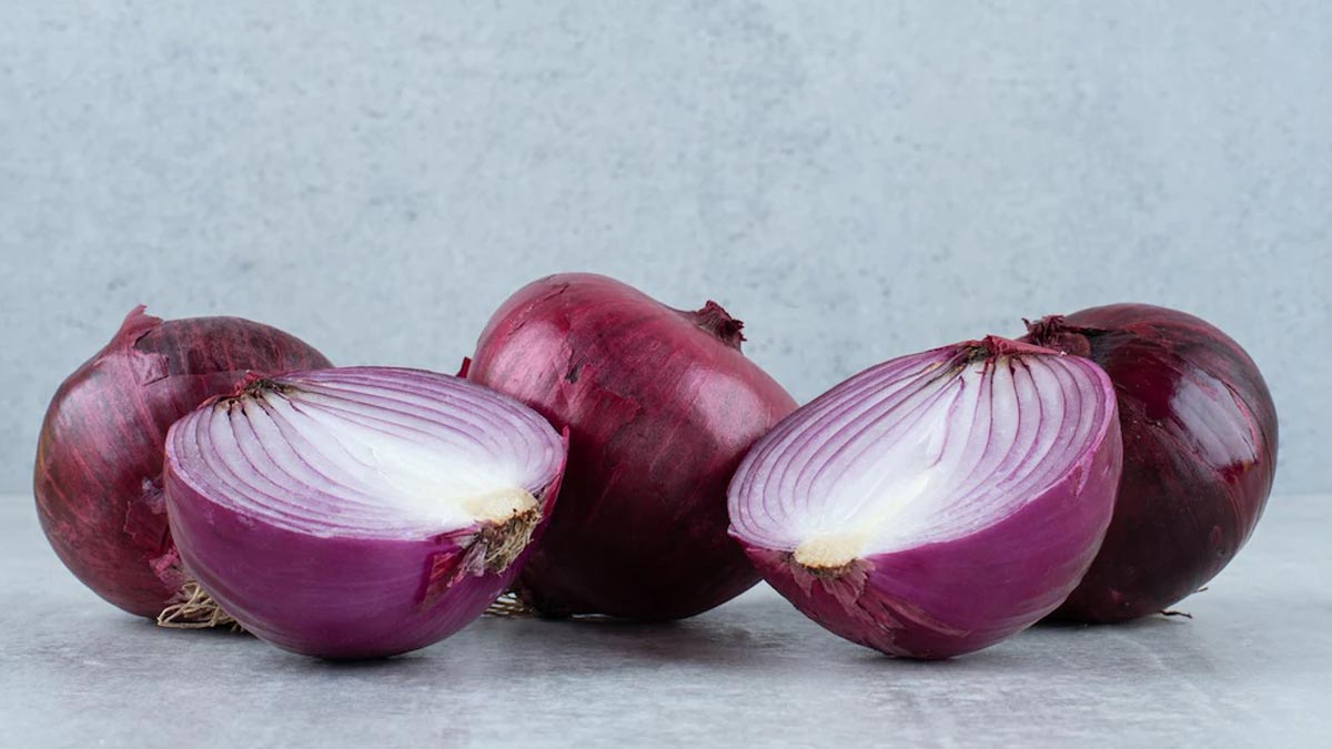 onion juice for swollen feet