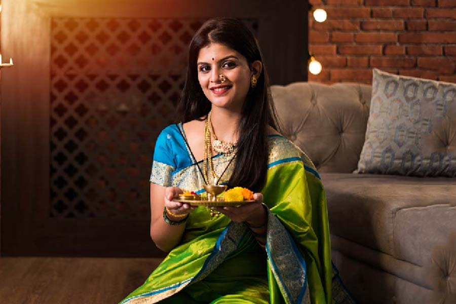 why head bath is mendatry before enterin temple