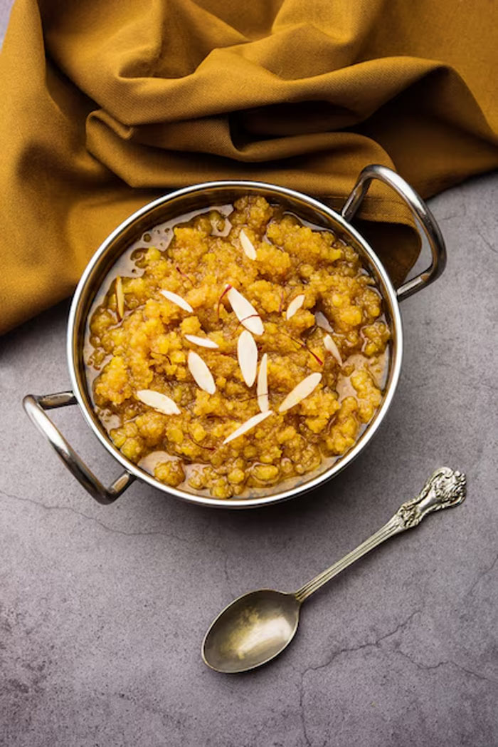 Chana dal halwa recipe for Rakhi