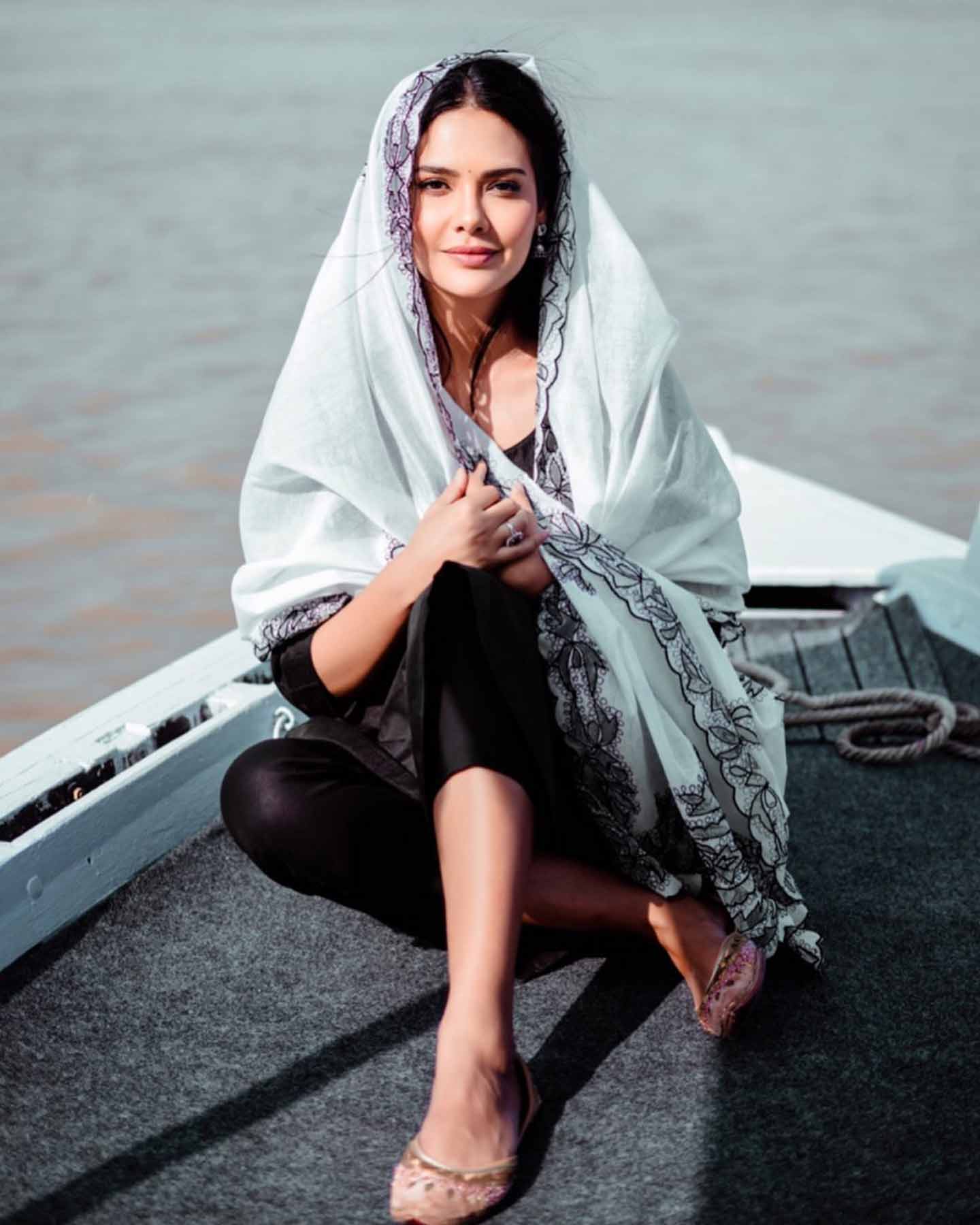 Esha Gupta’s Pyjami Suit Design