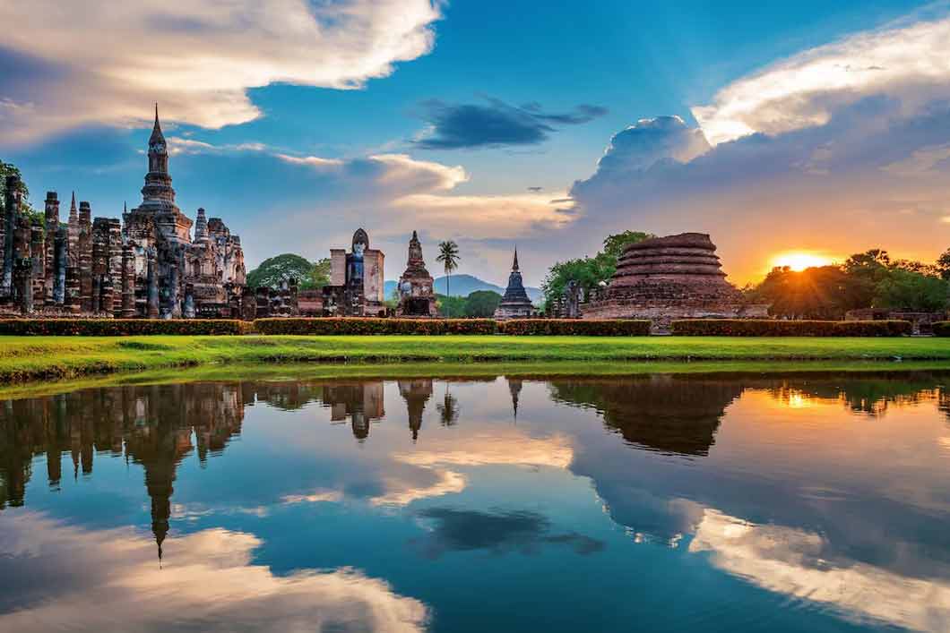 How many tourist places