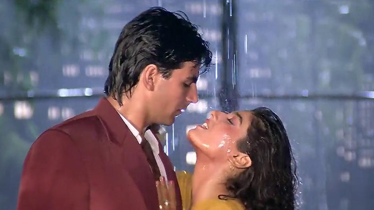 Mohra movie songs Tu Cheez Badi Hai Mast Mast
