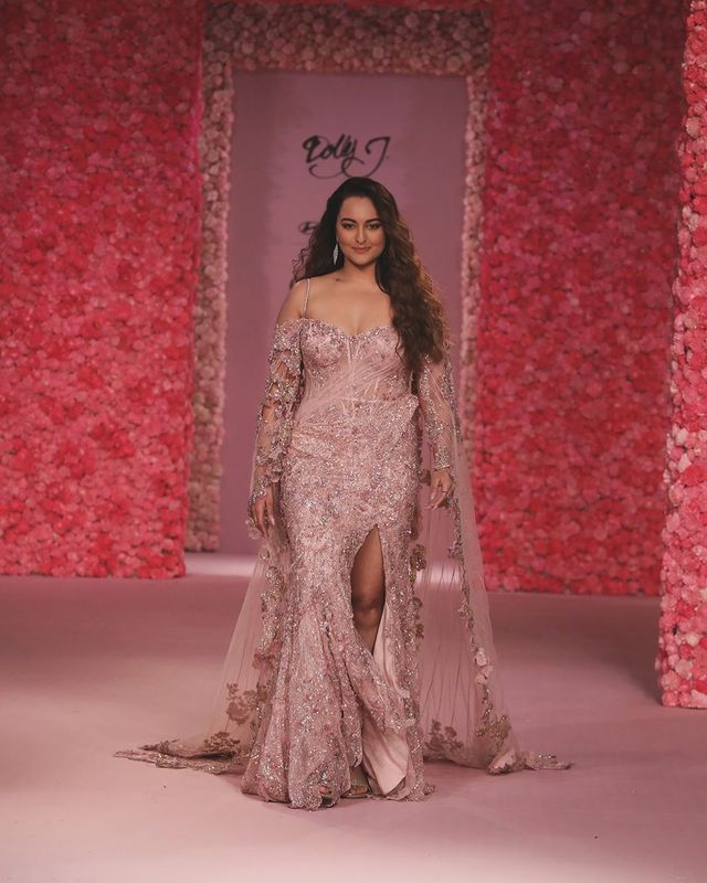 Sonakshi Sinha In Dolly J’s La Vie En Rose Collection