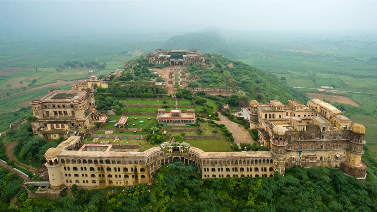 Tijara Fort travel