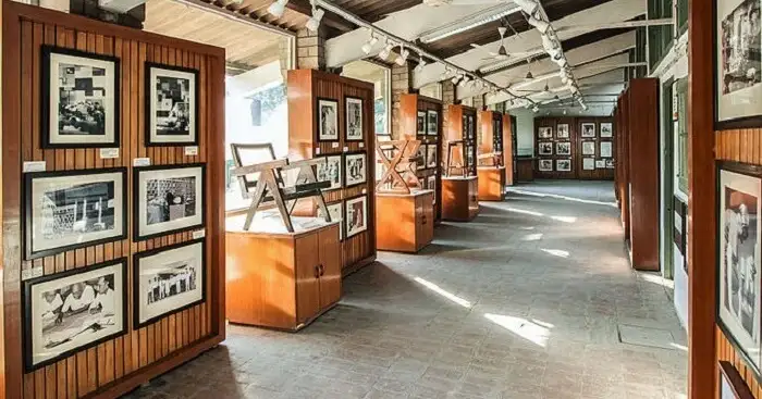 art gallery
