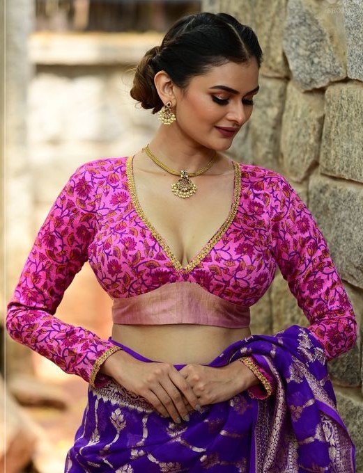 floral v neck full sleeve blouse