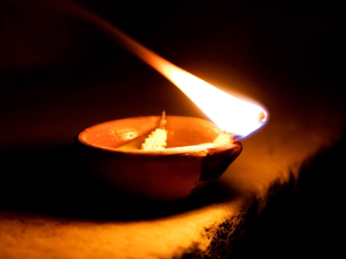 how to lit deeya in shanidev