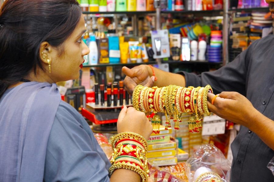 married women should avoid buying these things on hariyali amavasya