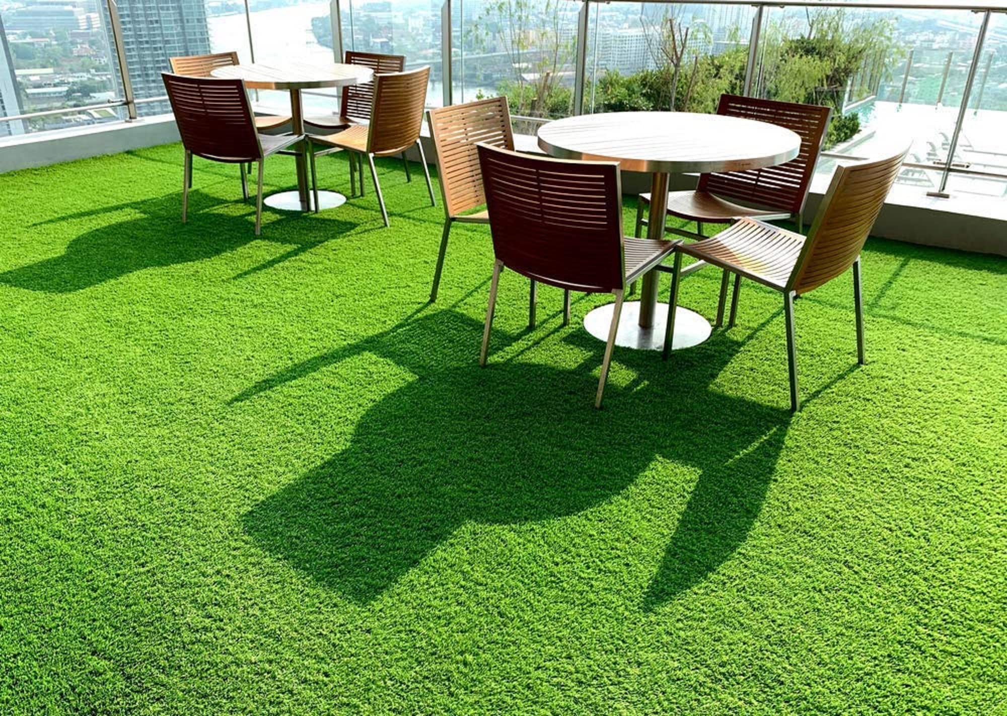 put fake grass on a balcony, What type of artificial grass is best for balcony