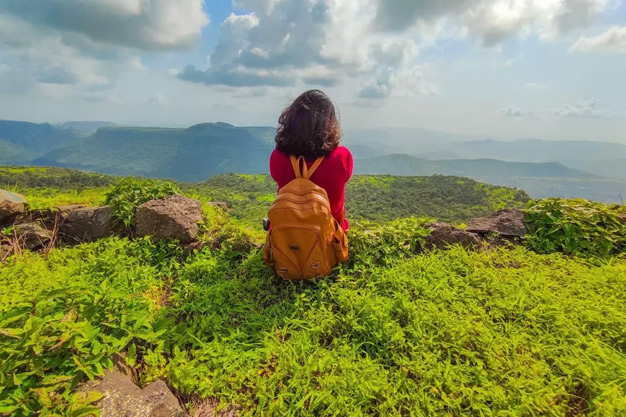 tips for solo travelers during monsoon