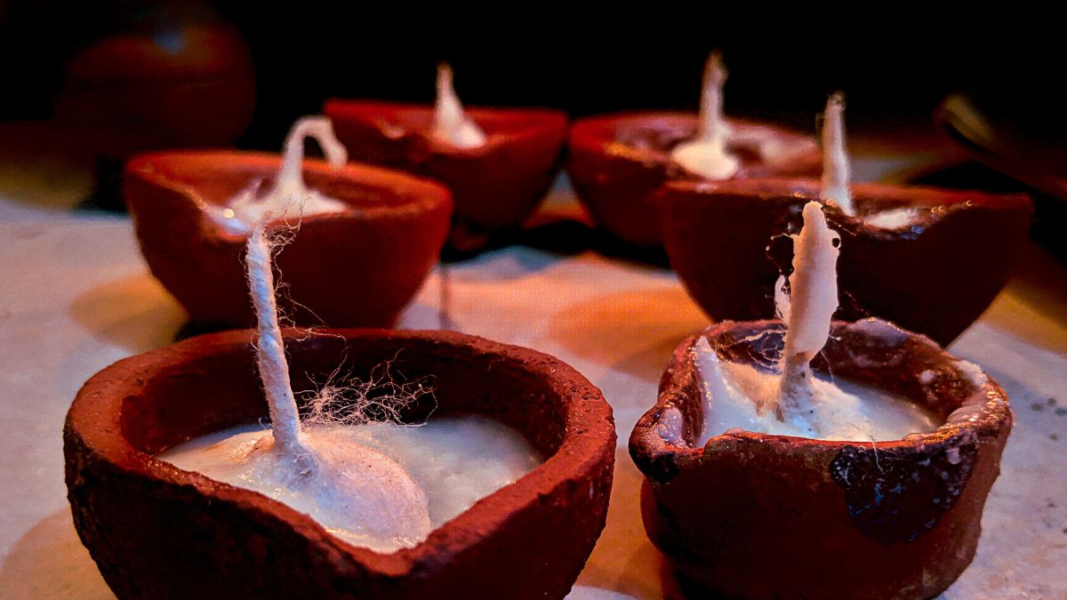 what does lamp going off mean during puja in hinduism