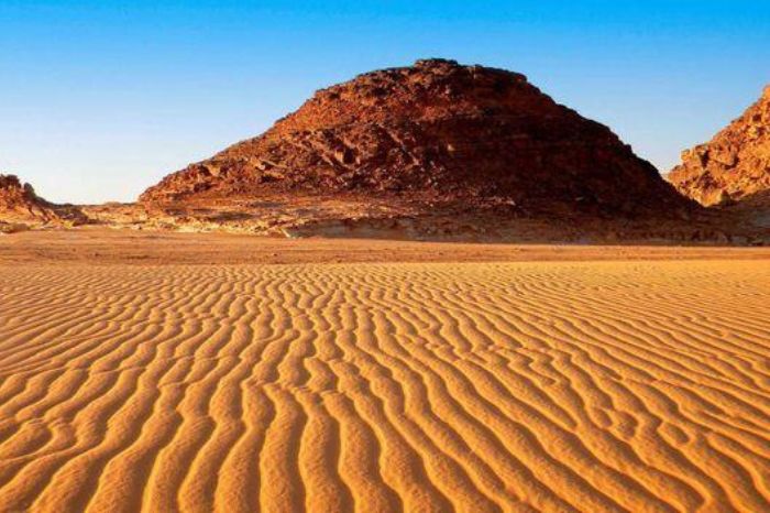 which photo should not be placed at home