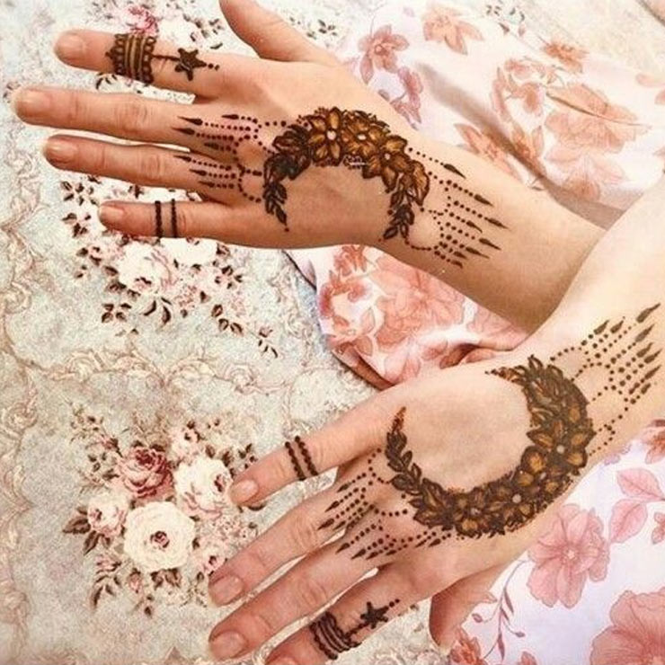 Chand Sitara Mehndi Design