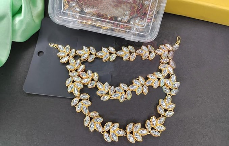 Hair accessories for blouse