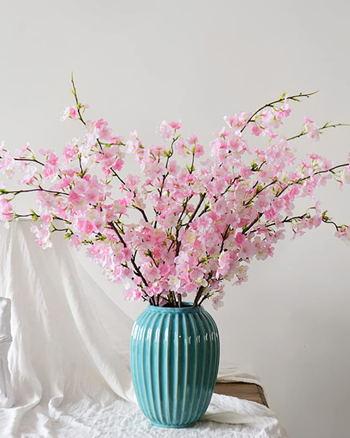 How to decorate home with wood