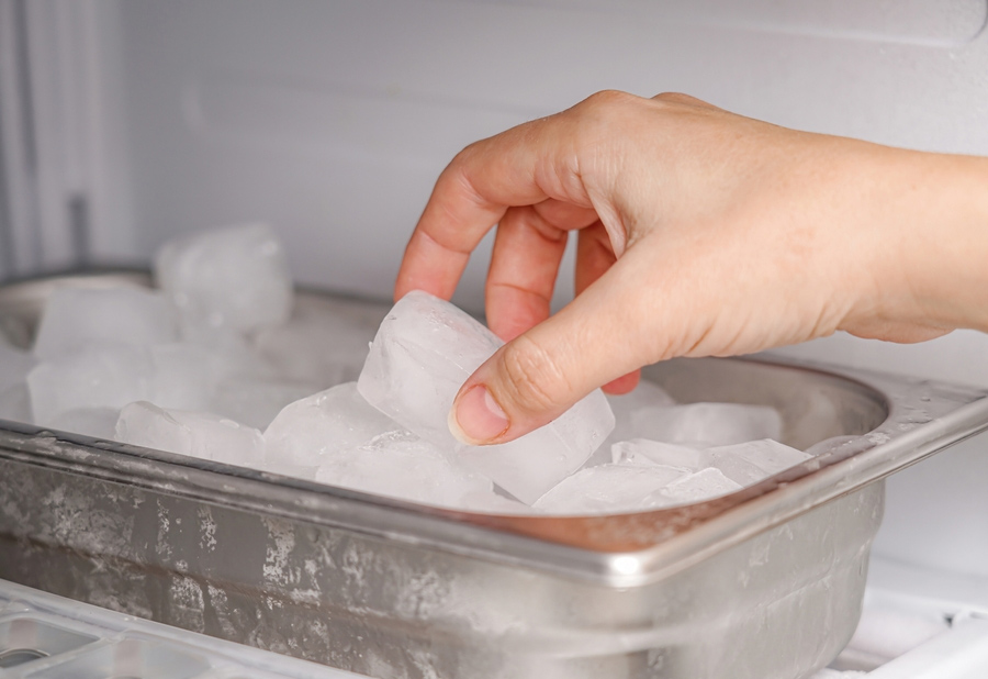 What is the step rule for cooling hot foods