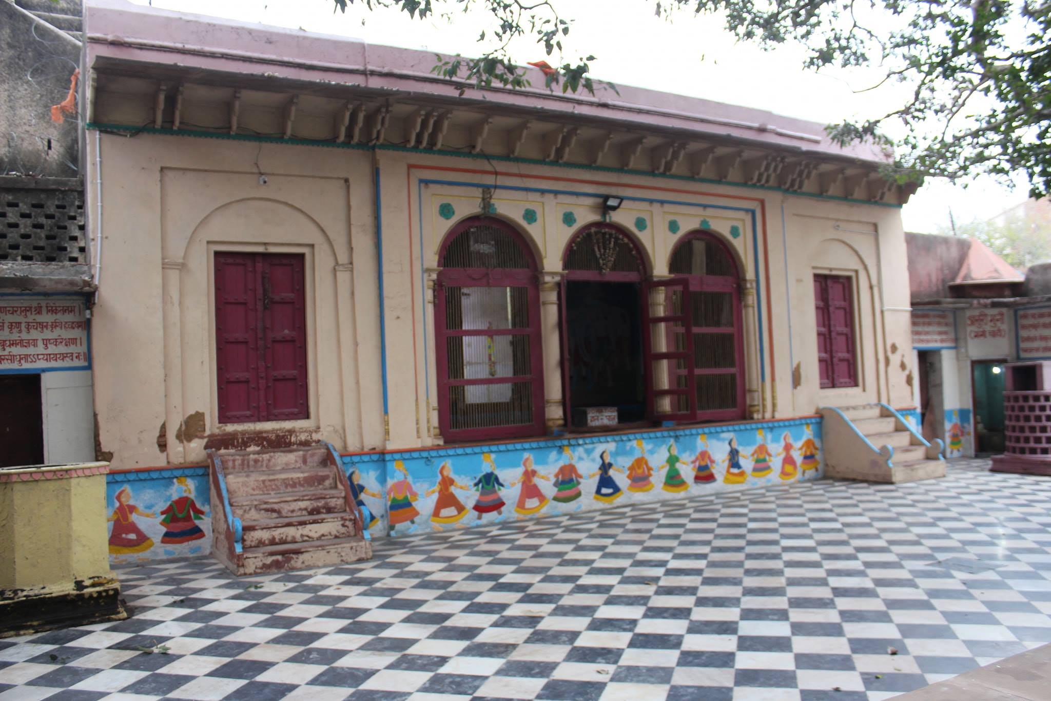 banshi vat mandir to visit in vrindavan