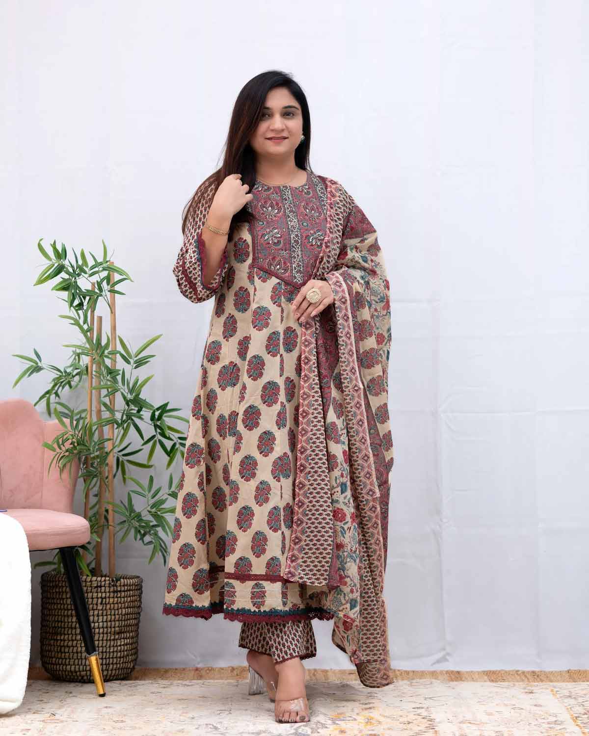 heavy neck line suit