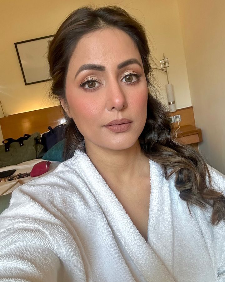 hina khan stage