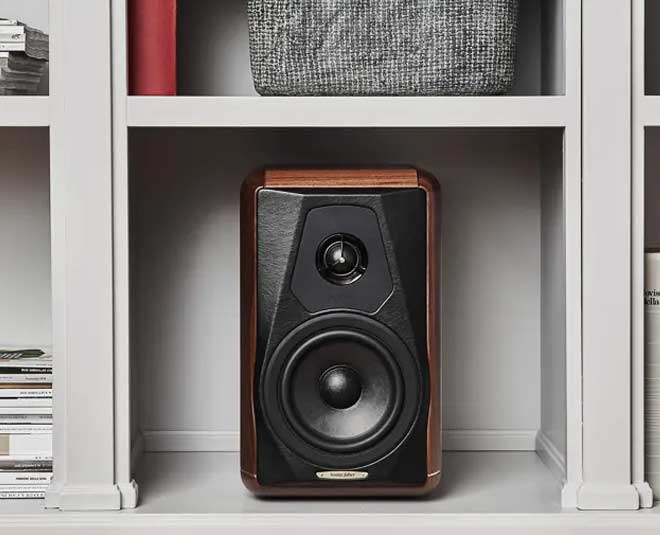 how to clean bottom speaker