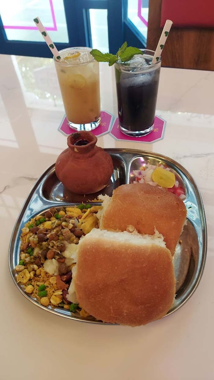 misal pav delhi