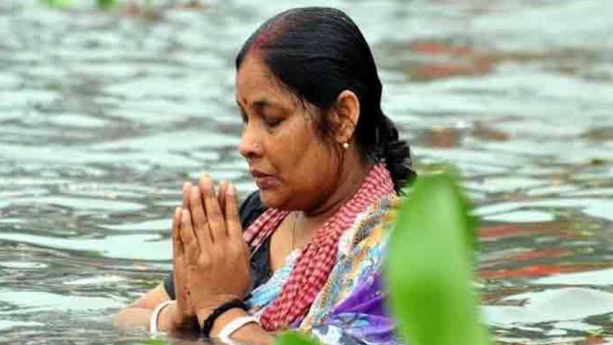 niyam to take bath in holy water on ganga dussehra