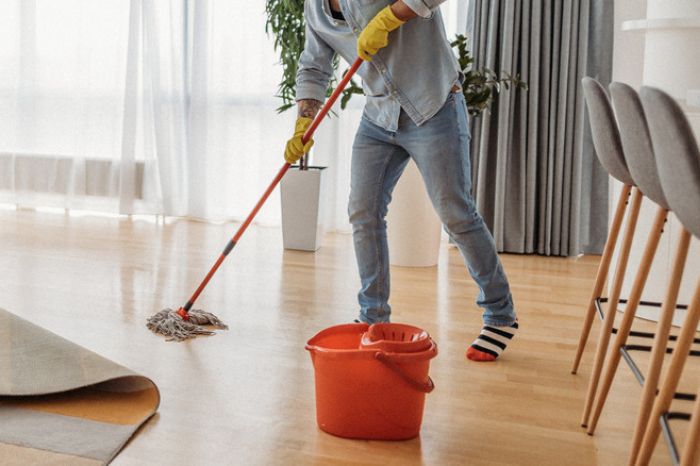 use these things to mopping water to get rid of mosquitoes .