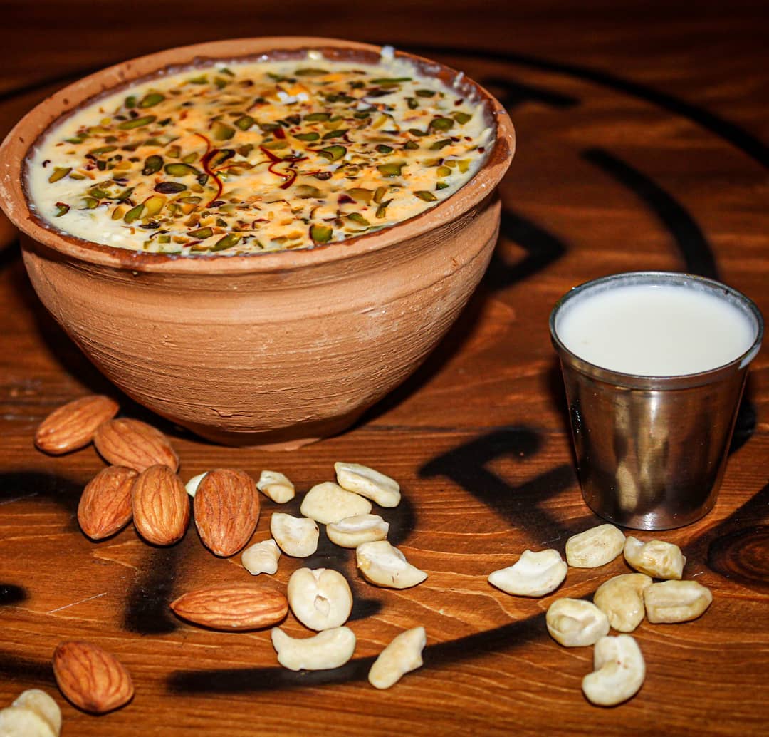 holi drinks sweets  Thandai