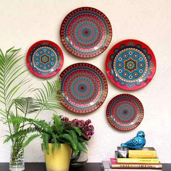 home wall decoration with plate