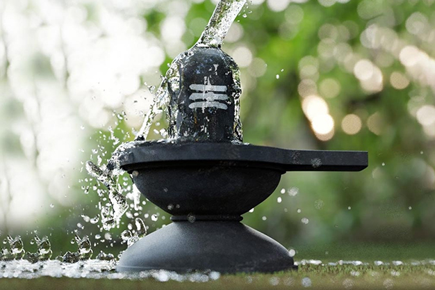 how to apply tripund on shivling,