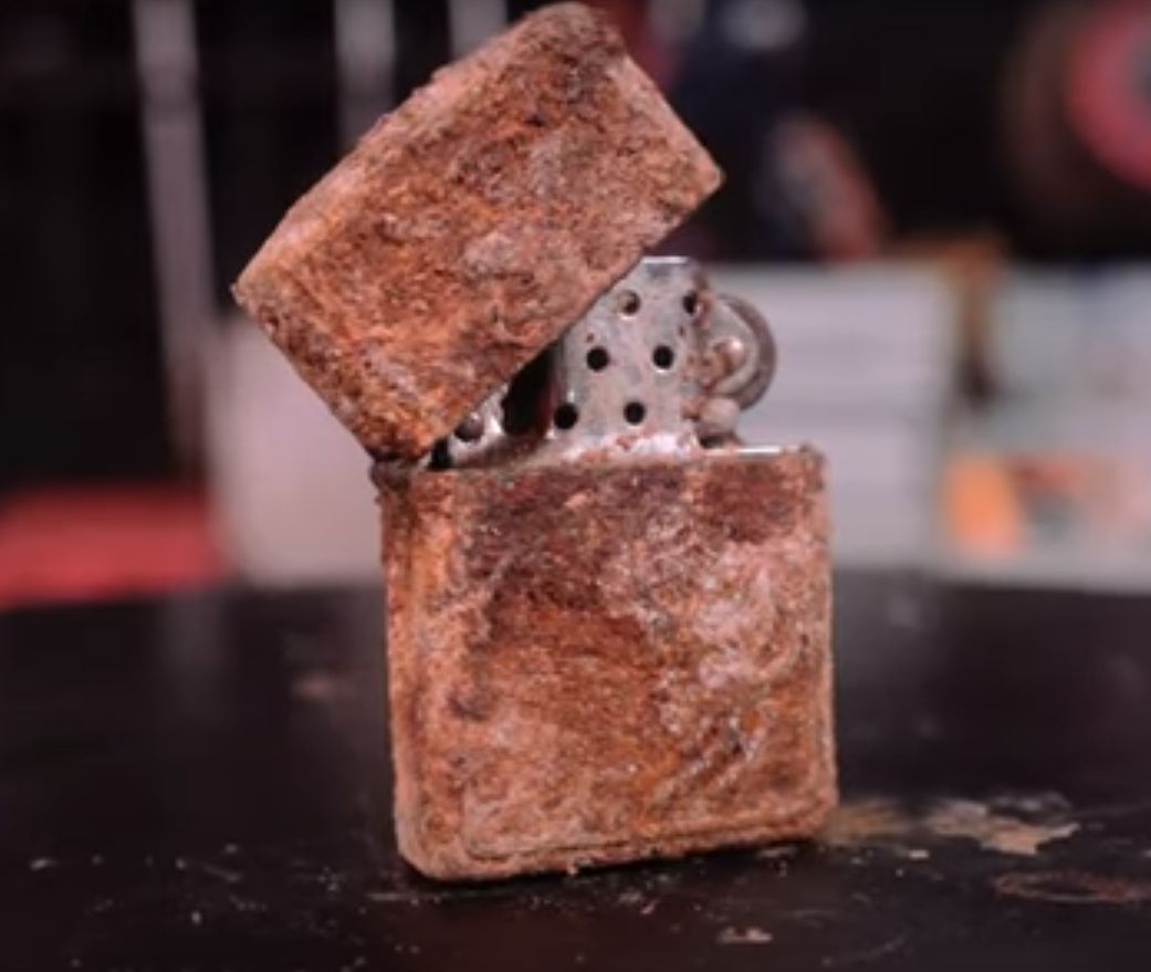how to clean rusty lighter with lemon and toothpaste