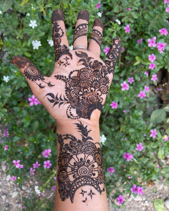 simple chand mehndi design arabic