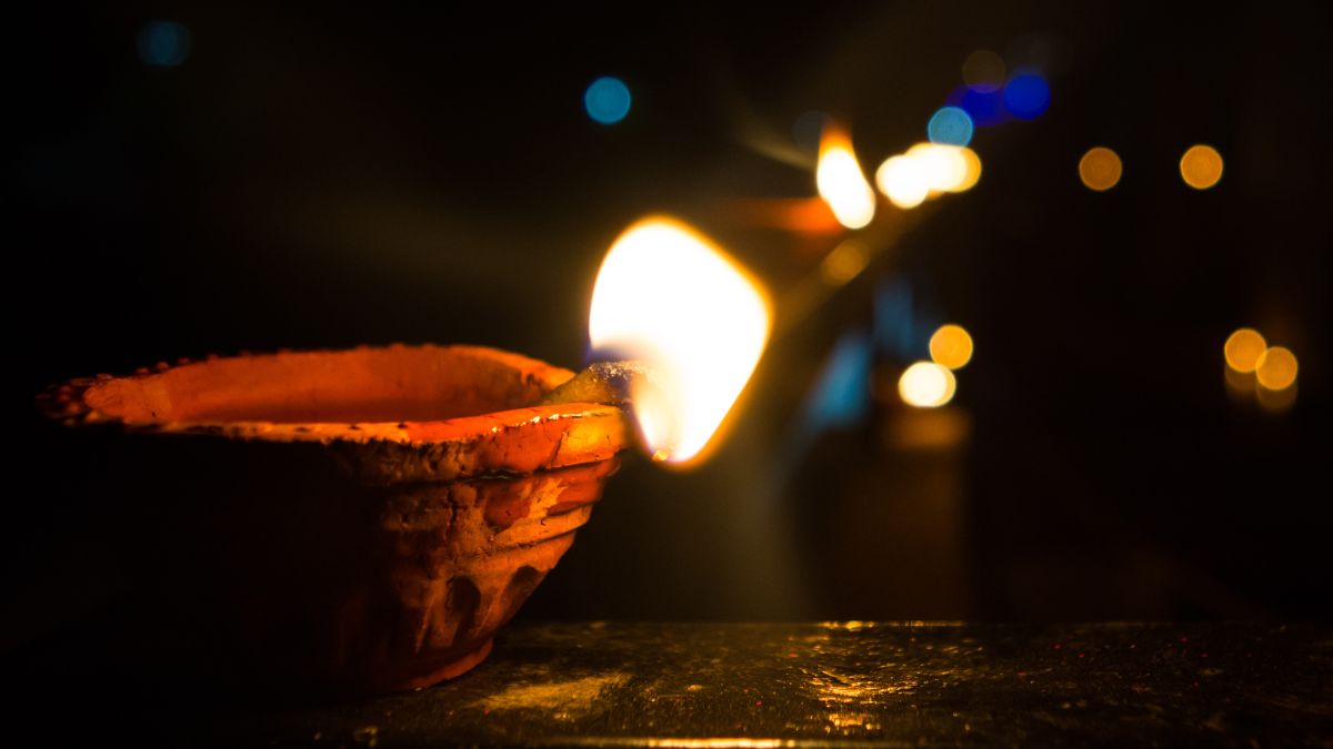 why light a lamp near toilet at home