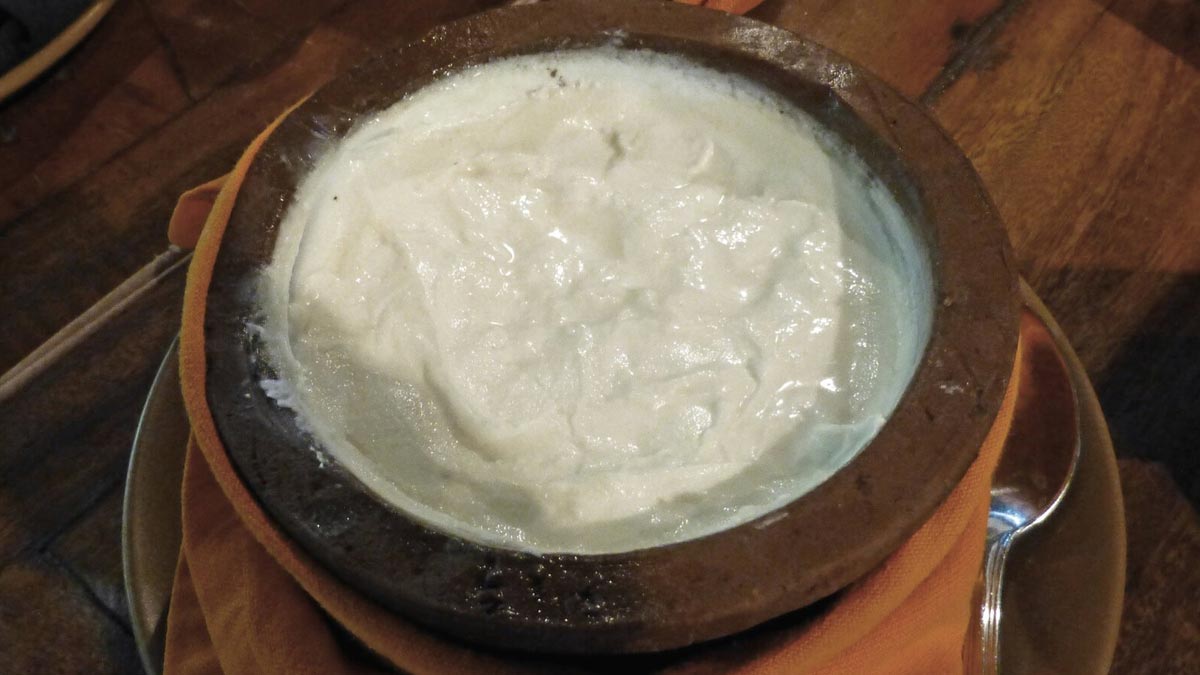why we should use curd on holi