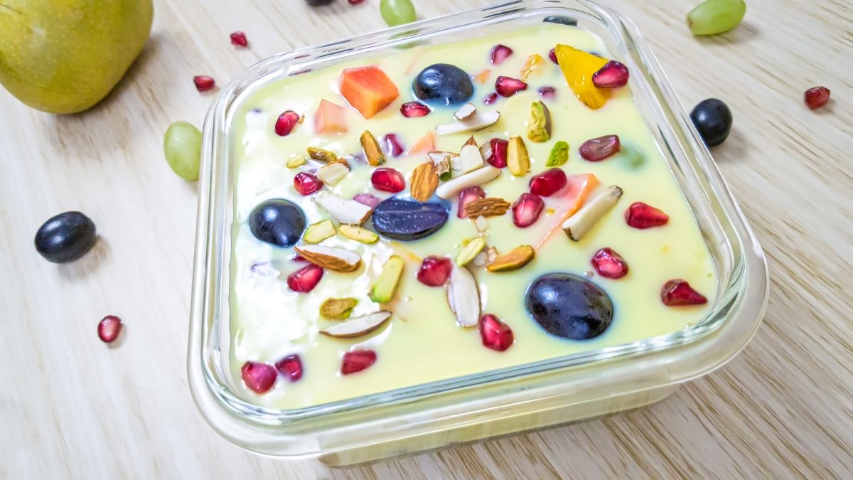 Easy & Quick Recipe To Make Fruit Custard