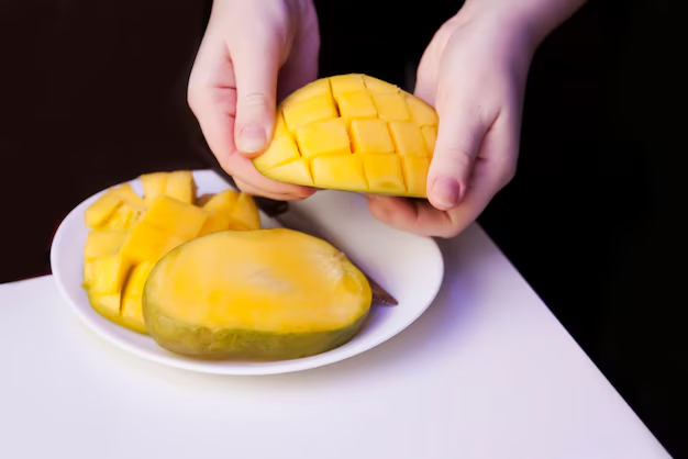 How to peel mango skin easily