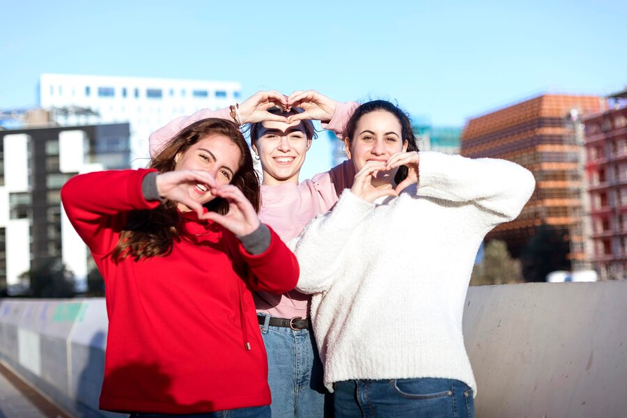 best pose tips for friendship